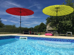 Отель Cosy holiday home in Montrichard with shared pool  Бур